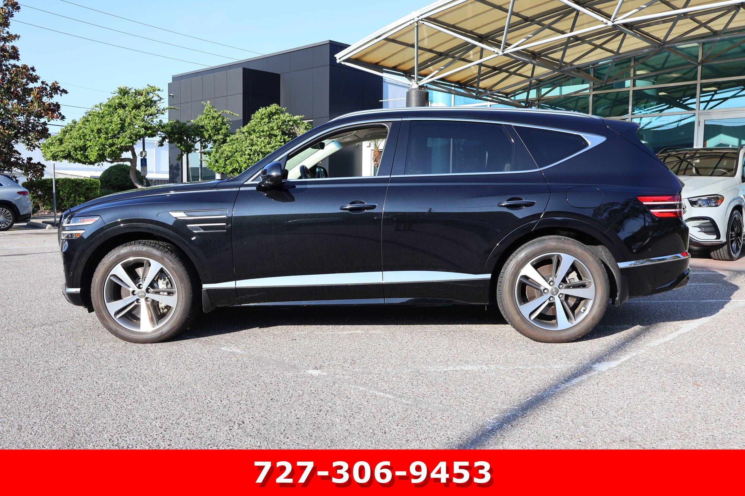 Used 2022 Genesis GV80 3.5T w/ Advanced Package 06 AWD/4WD image 6