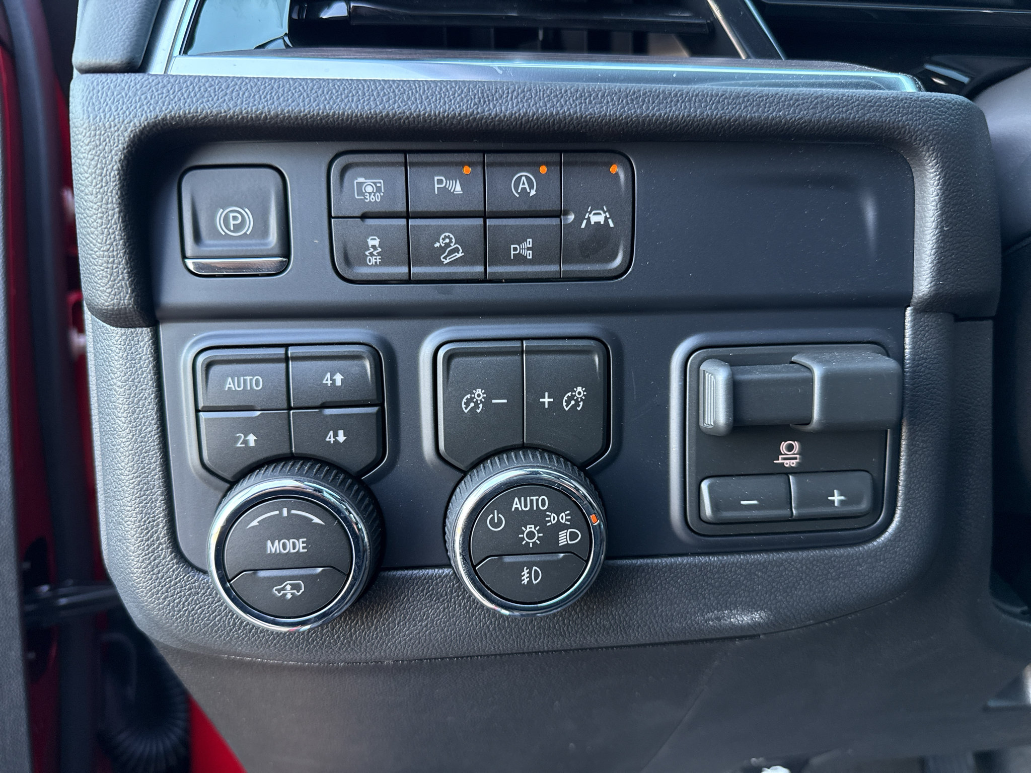New 2026 Chevrolet Tahoe Z71 w/ Z71 Off-Road Package AWD/4WD image 14