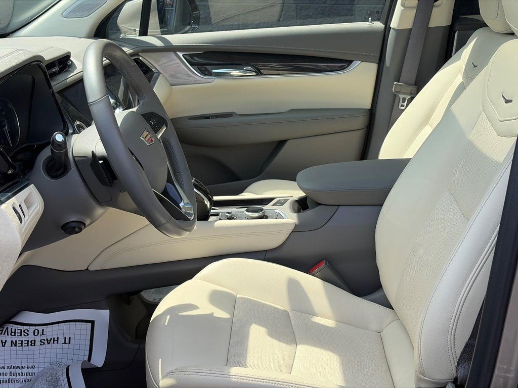 Certified 2023 Cadillac XT6 Premium Luxury AWD/4WD image 16