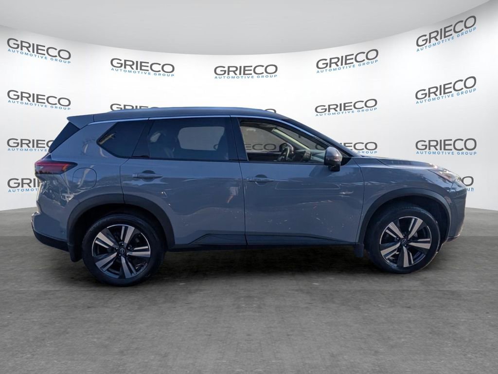 Certified 2025 Nissan Rogue SL FWD image 8