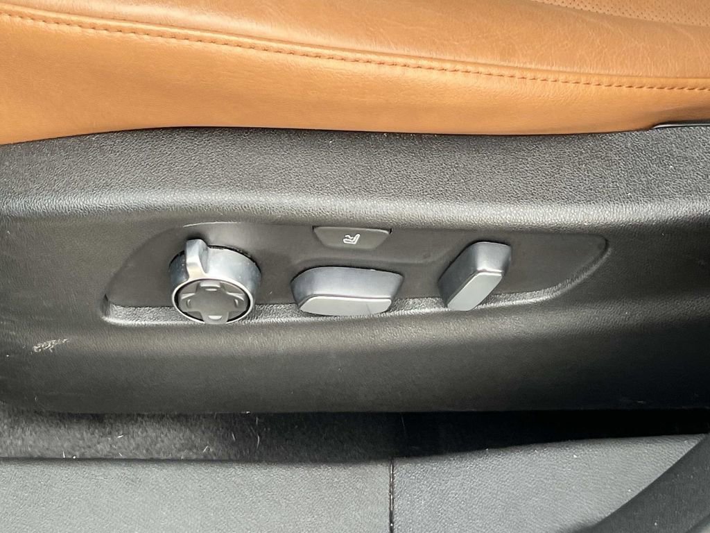 Used 2021 Cadillac XT4 Premium Luxury image 26