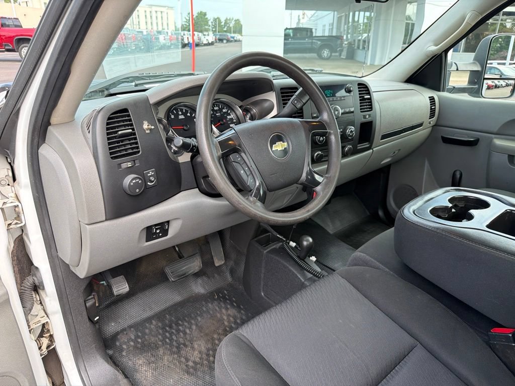 Used 2013 Chevrolet Silverado 3500 W/T w/ Snow Plow Prep Package AWD/4WD image 3