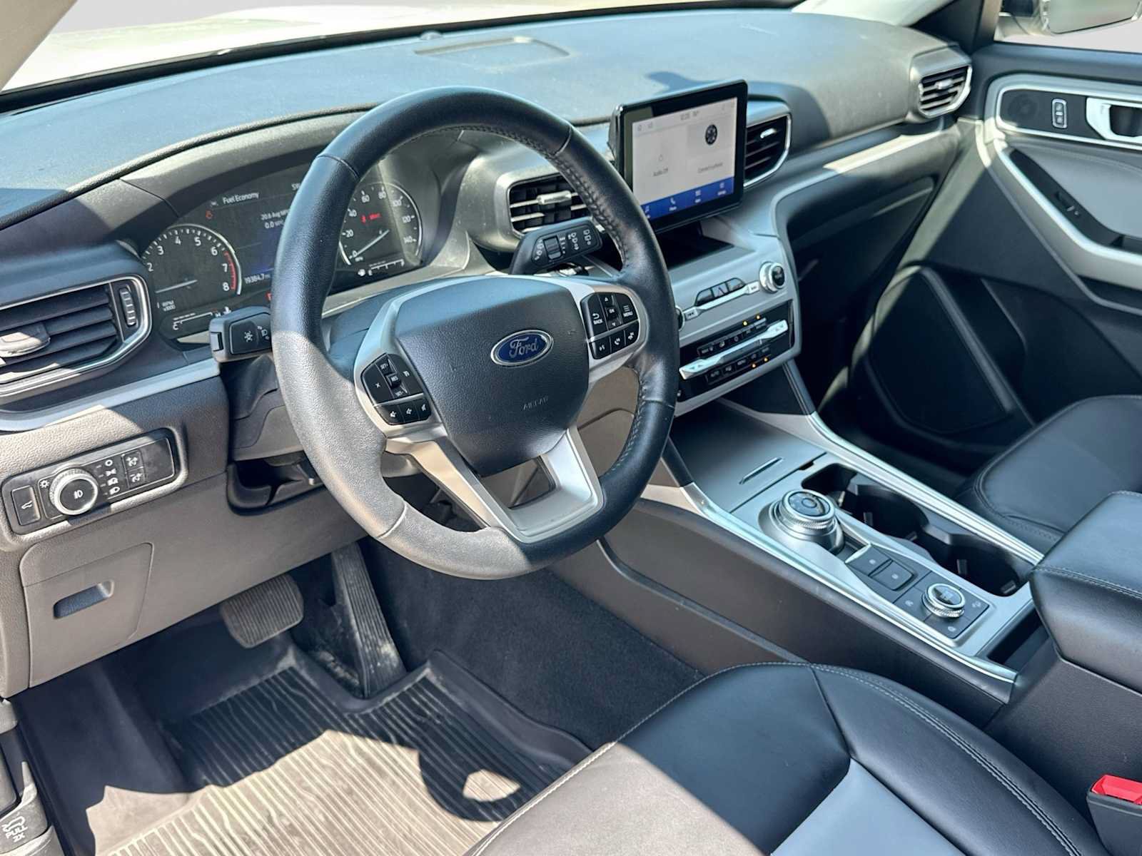 Used 2023 Ford Explorer XLT w/ Equipment Group 202A AWD/4WD video 2