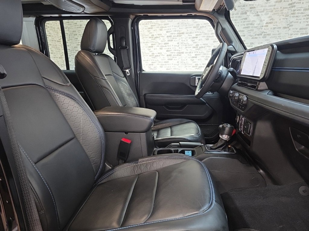 Used 2024 Jeep Wrangler High Altitude image 13