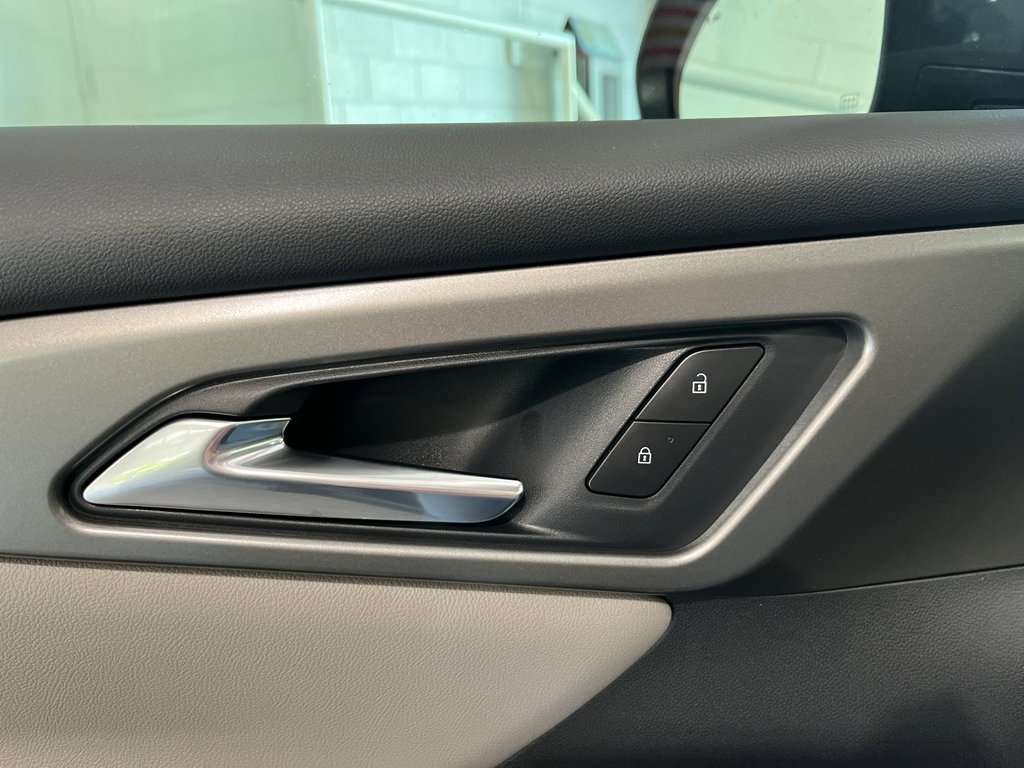 New 2026 Chevrolet Traverse LT FWD image 29