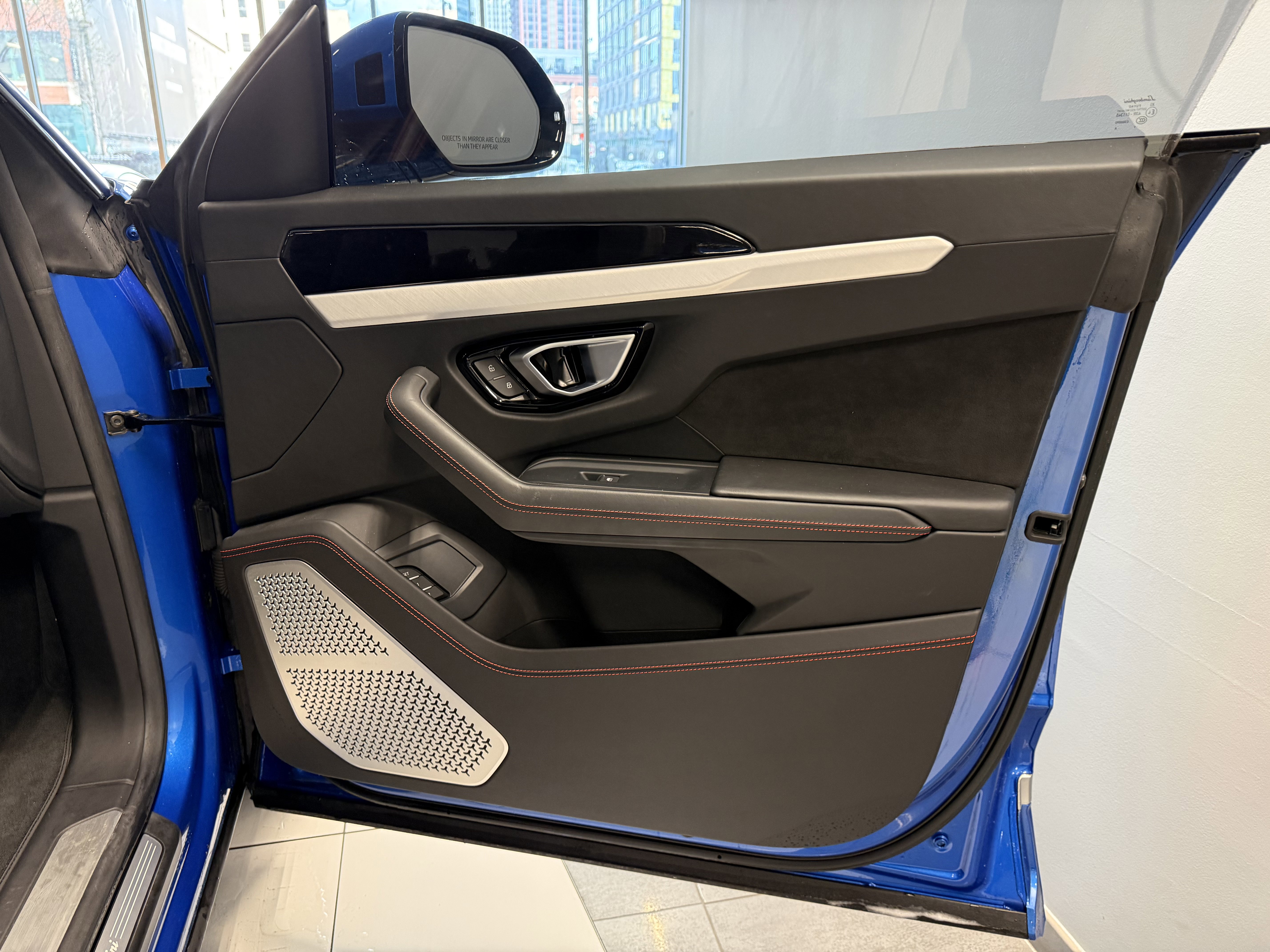 Used 2020 Lamborghini Urus image 22