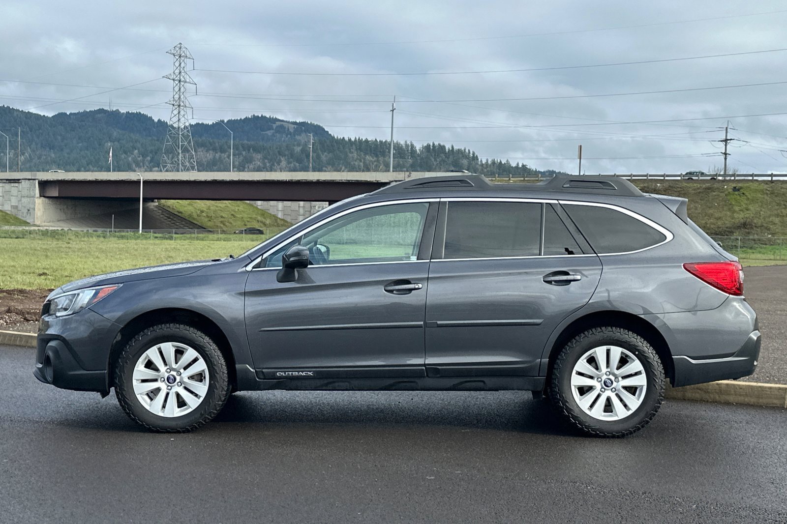 Used 2018 Subaru Outback 2.5i Premium image 6