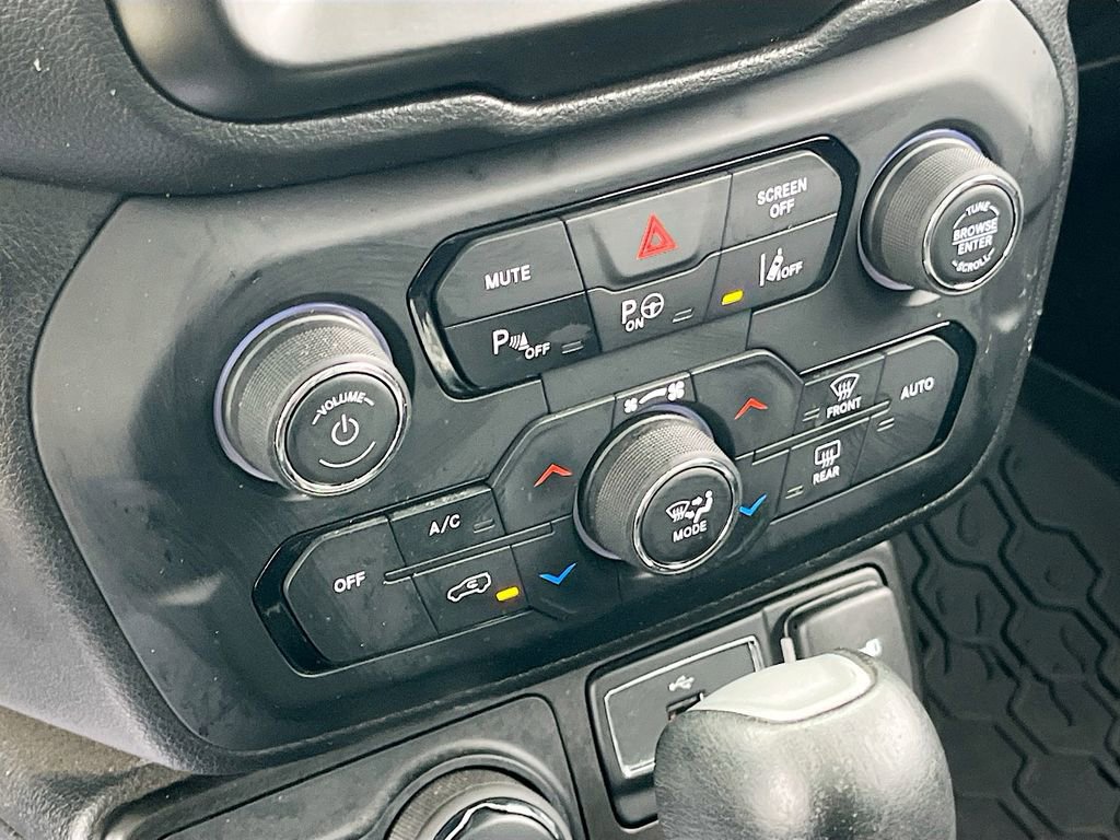 Certified 2021 Jeep Renegade Limited w/ Sun & Sound Group image 16