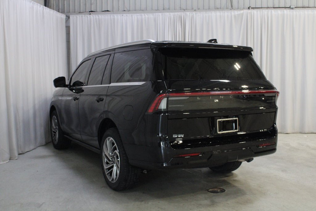 New 2027 Lincoln Navigator Reserve AWD/4WD image 25