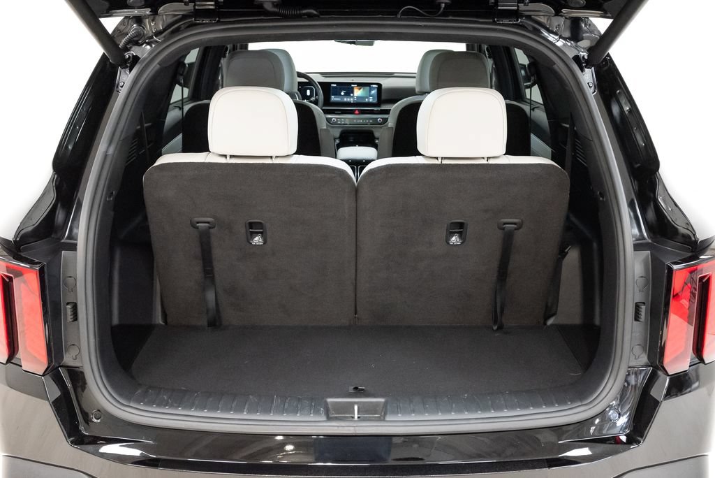 Certified 2025 Kia Sorento SX Prestige AWD/4WD image 36