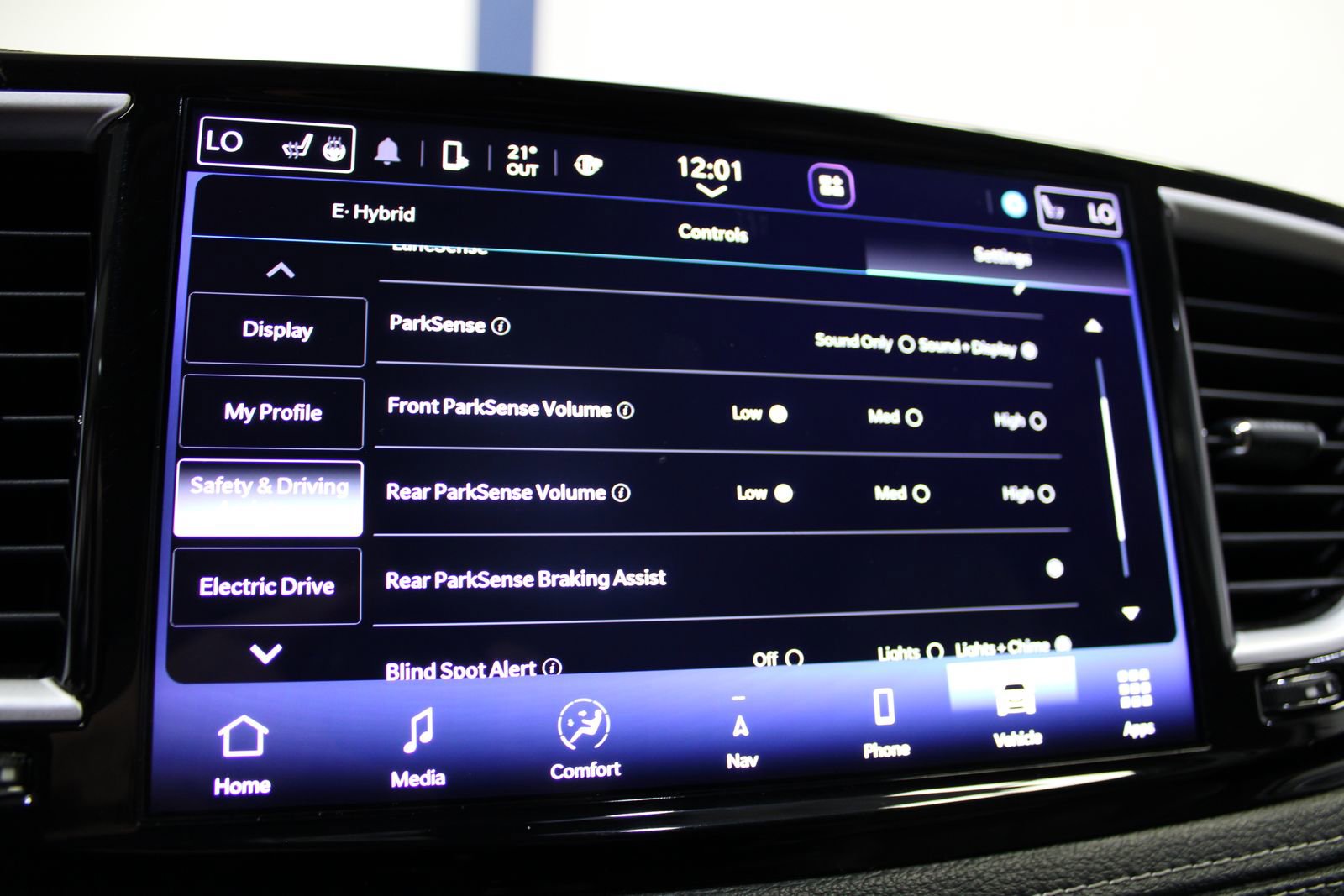 Used 2021 Chrysler Pacifica Touring-L FWD image 35
