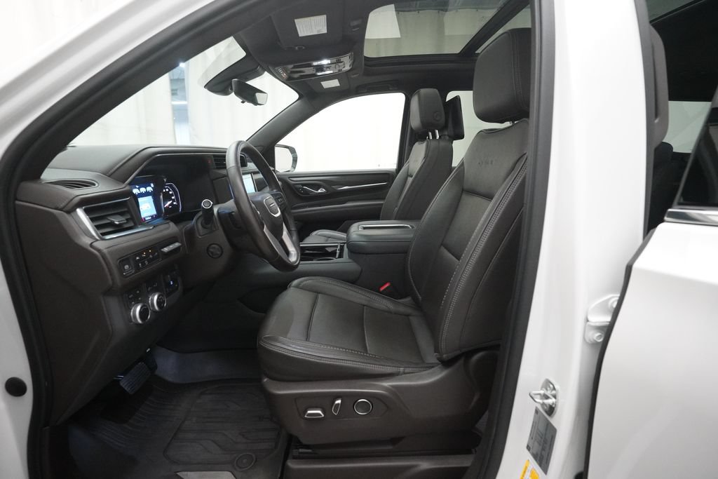 Used 2021 GMC Yukon Denali w/ Denali Premium Package AWD/4WD image 7