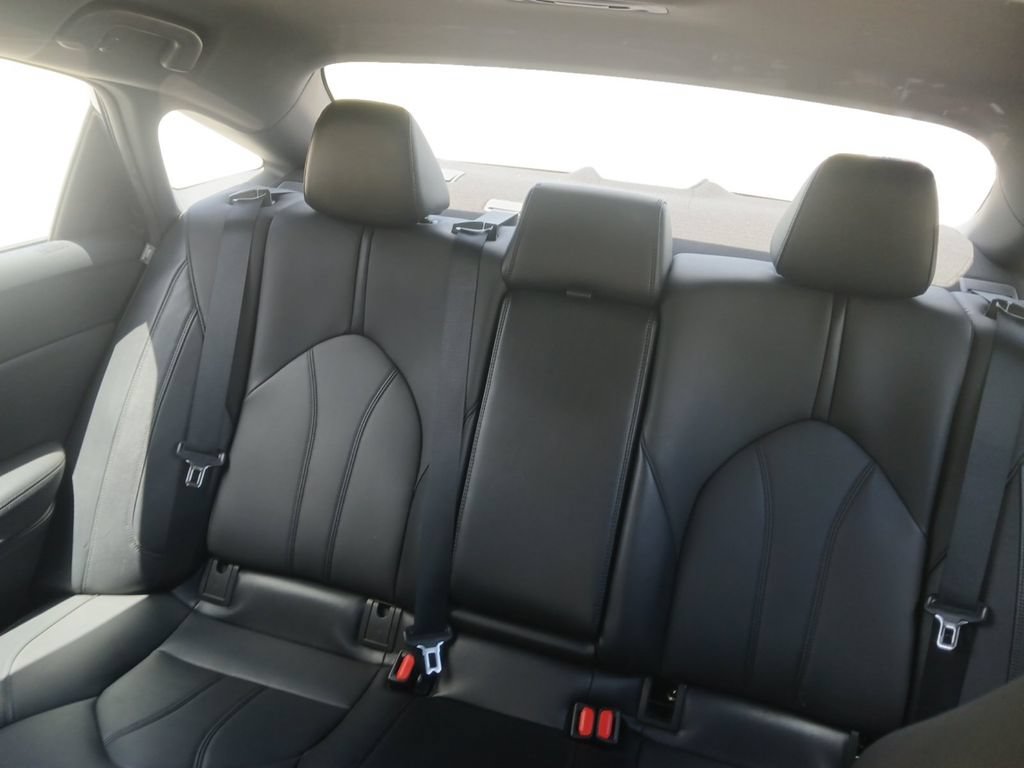 Used 2022 Toyota Avalon XLE FWD image 12