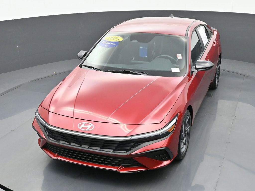 Certified 2025 Hyundai Elantra Sport image 39