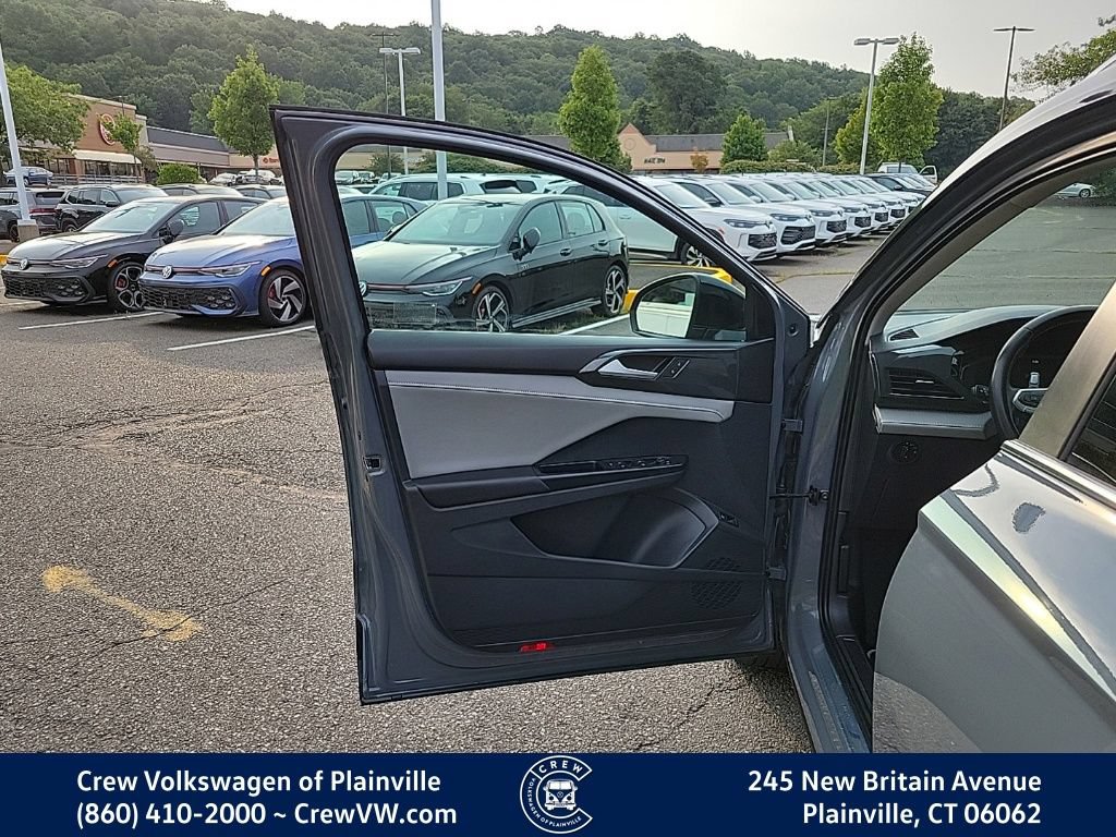 Certified 2023 Volkswagen Taos SEL AWD/4WD image 38