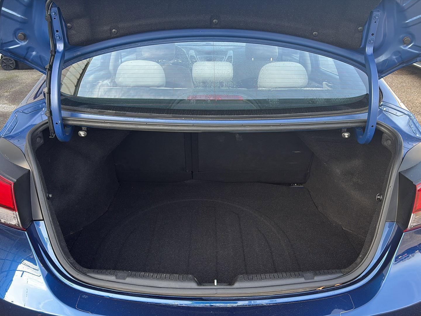 Used 2016 Hyundai Elantra SE image 19