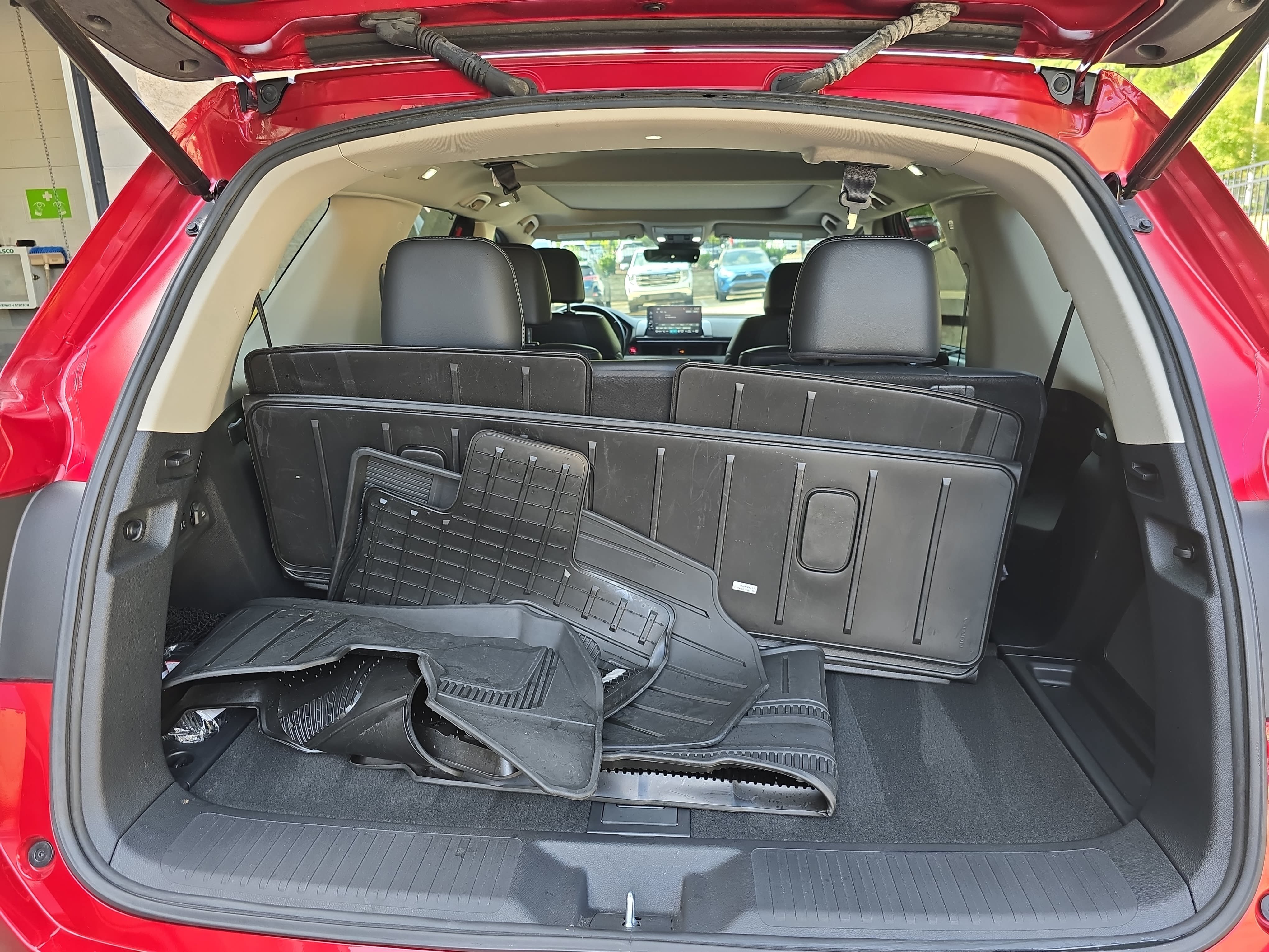 Used 2023 Honda Pilot Touring image 13