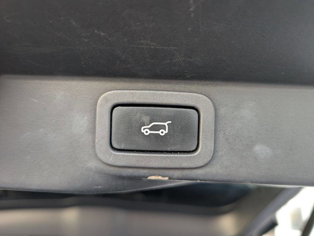 Used 2016 Land Rover Range Rover Sport HSE image 12