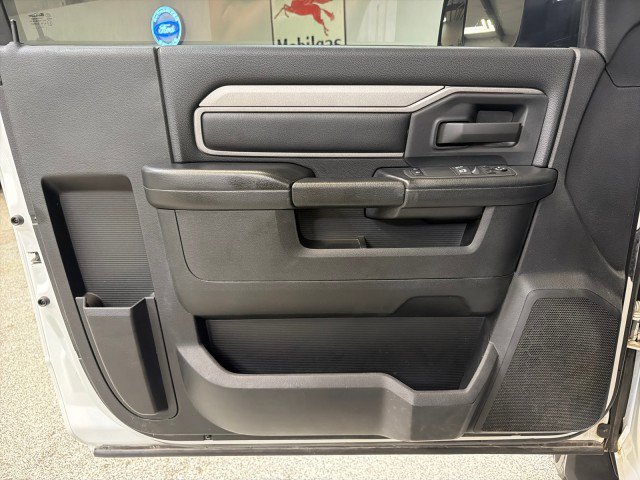 Used 2022 RAM 3500 Tradesman image 16