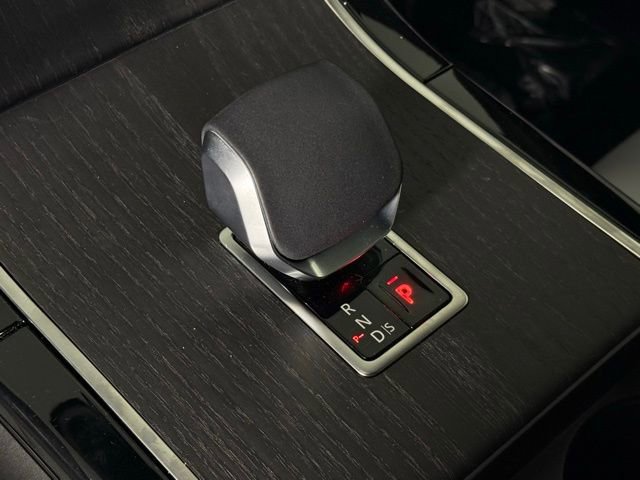 New 2026 Land Rover Range Rover Velar Dynamic SE image 25