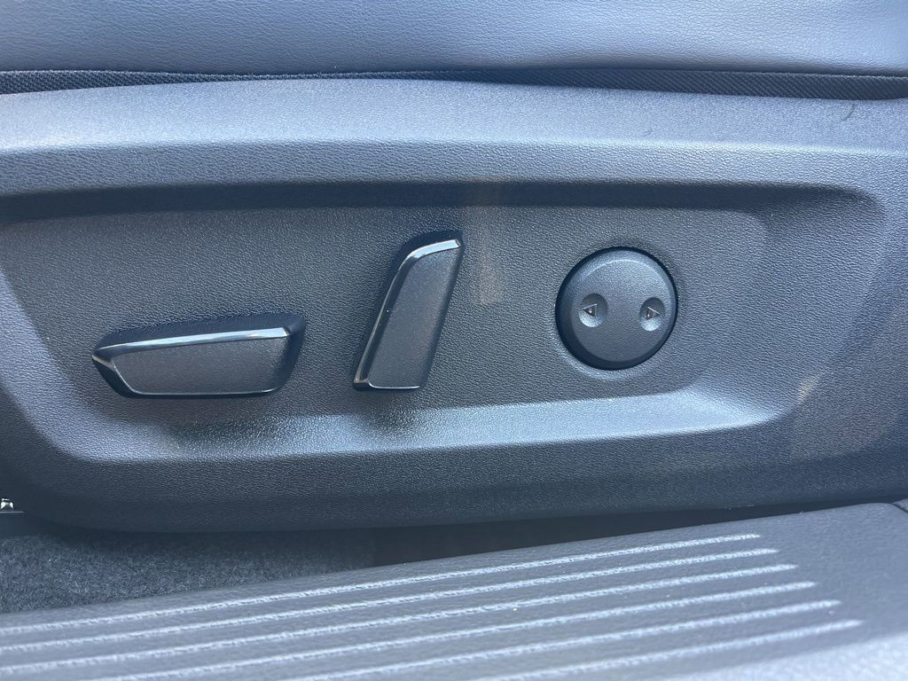 Used 2024 Nissan Rogue Platinum w/ Platinum Premium Package image 12