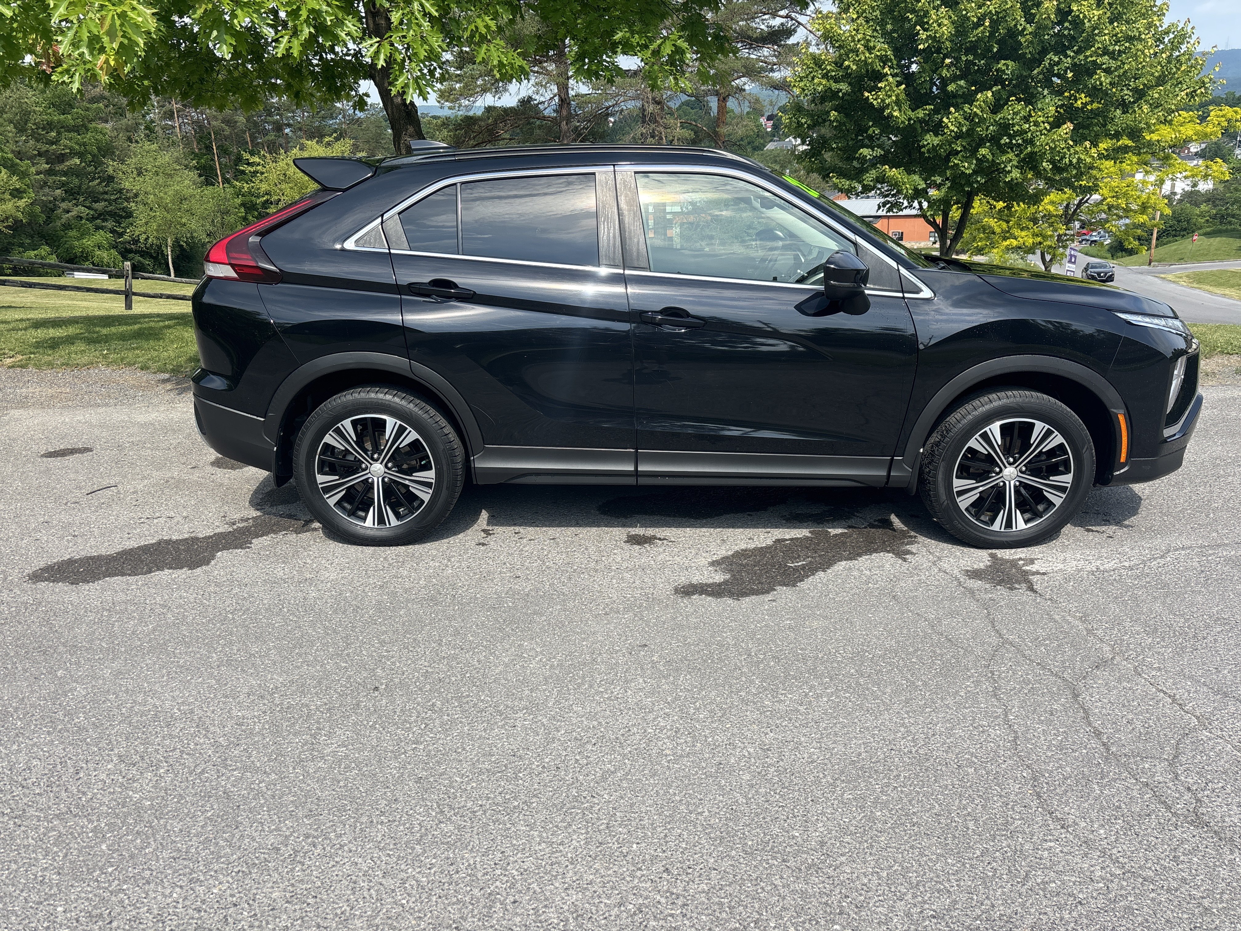 Used 2022 Mitsubishi Eclipse Cross SE AWD/4WD image 2