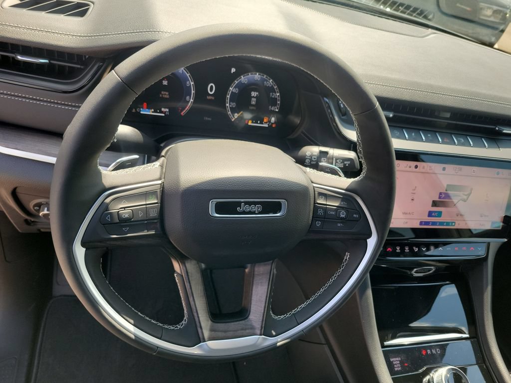 New 2027 Jeep Grand Cherokee Limited w/ Limited Altitude Package AWD/4WD image 14
