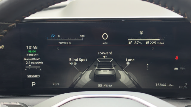 Used 2023 Nissan Ariya AWD image 11