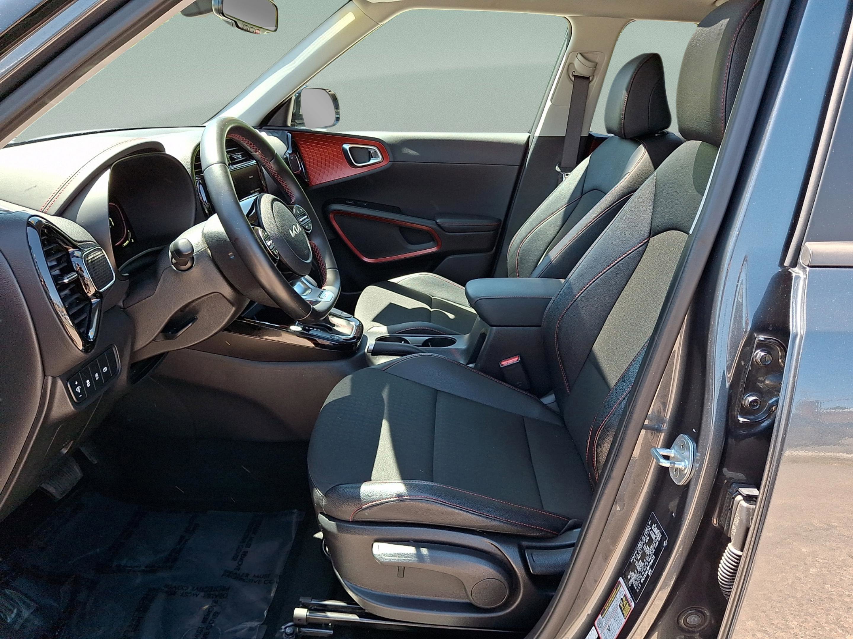 Used 2023 Kia Soul GT-Line FWD image 12