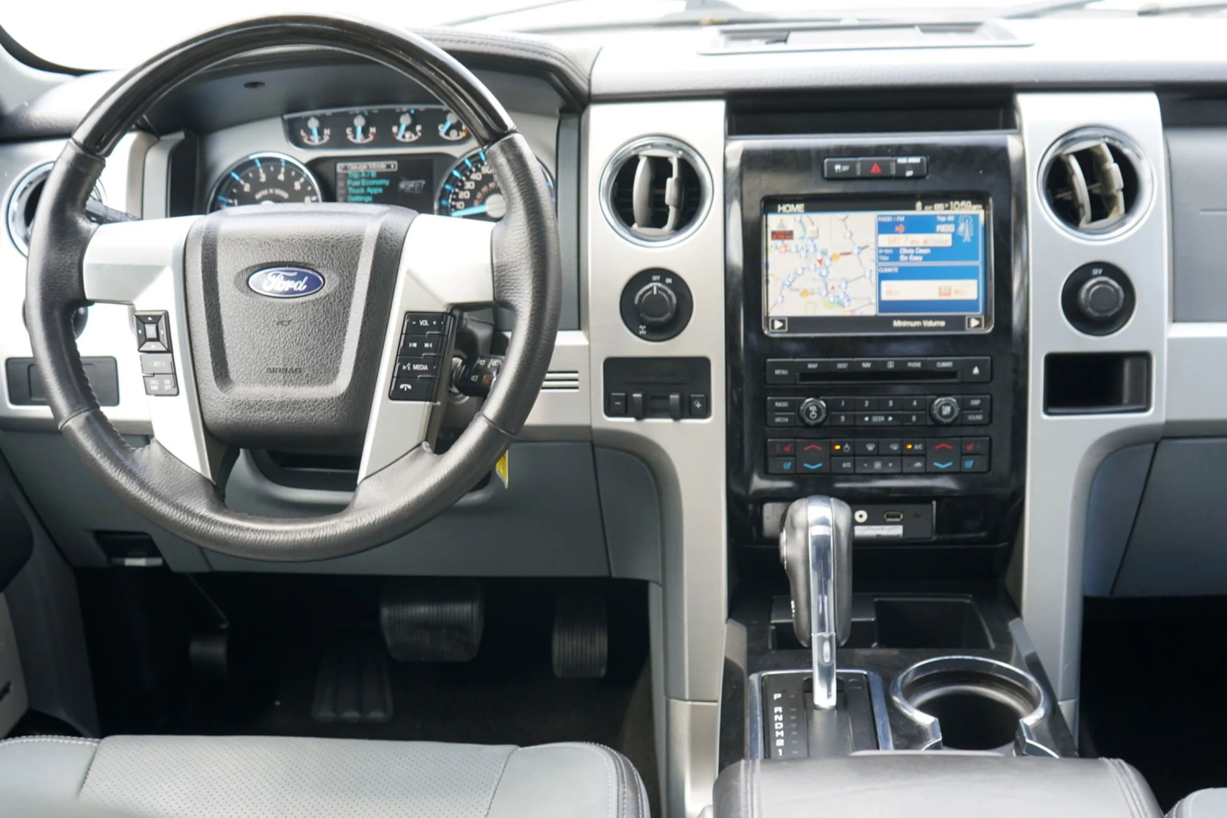 Used 2012 Ford F150 Platinum RWD image 38