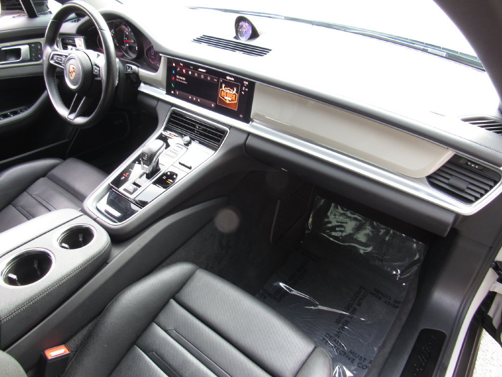 Used 2023 Porsche Panamera image 21