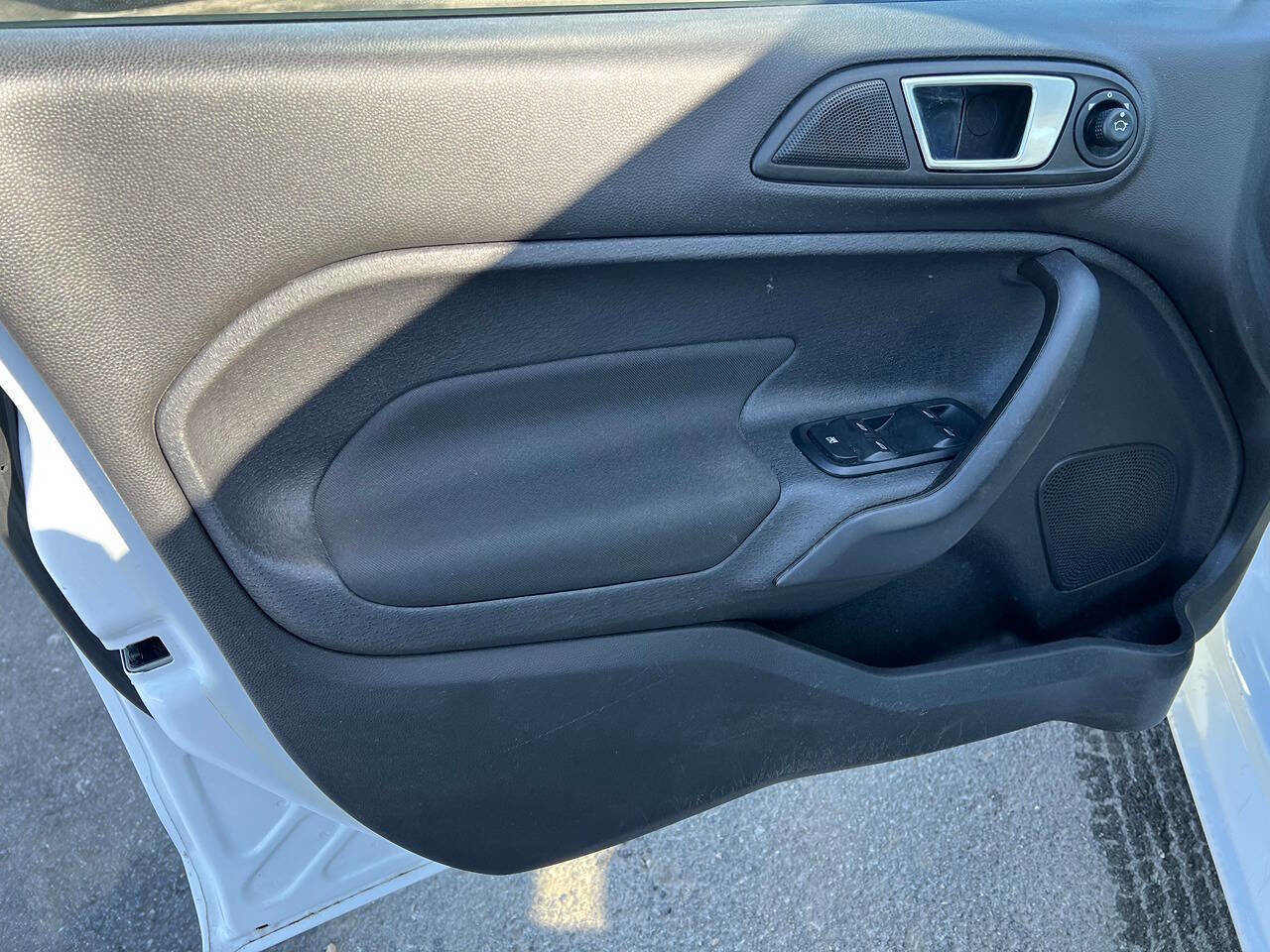 Used 2016 Ford Fiesta SE FWD image 18