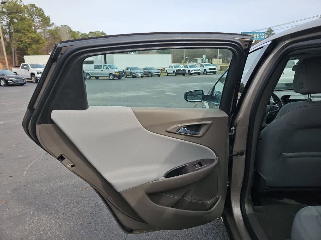 Used 2022 Chevrolet Malibu LS w/ Driver Confidence Package II FWD image 28