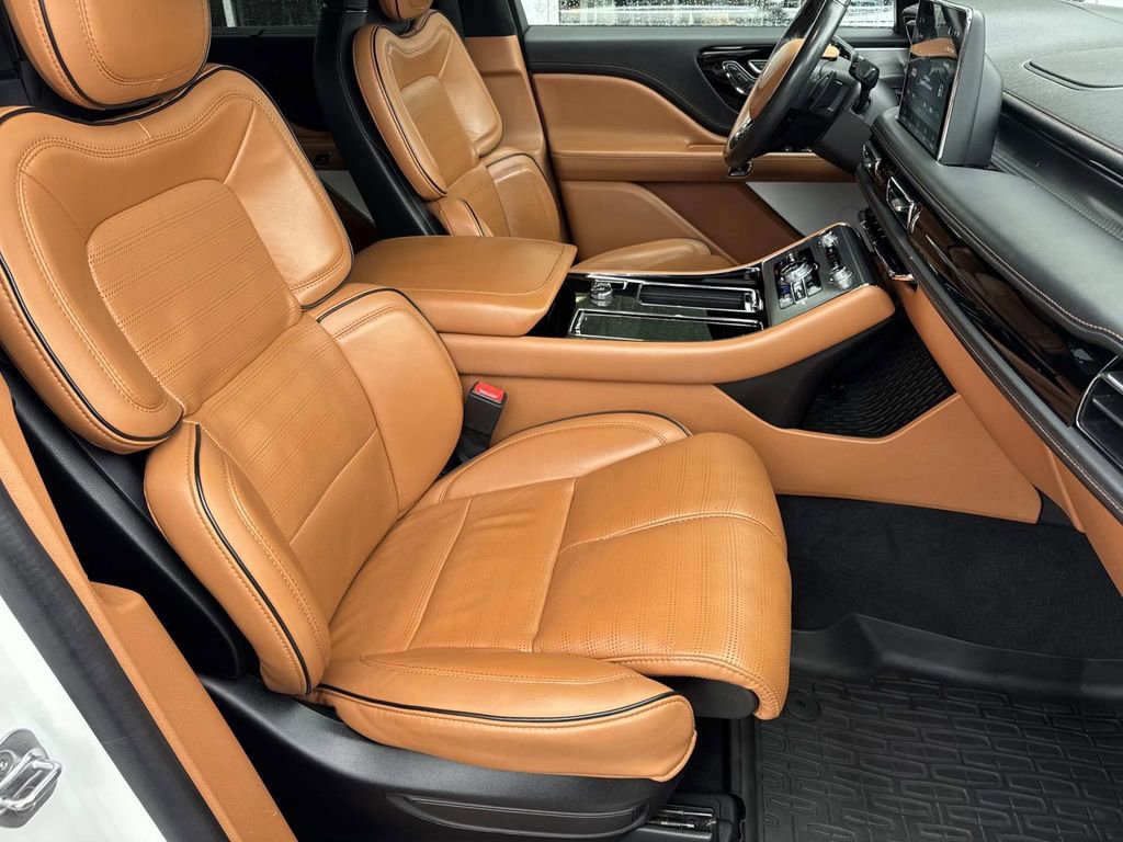 Used 2022 Lincoln Aviator Black Label w/ Dynamic Handling Package image 13