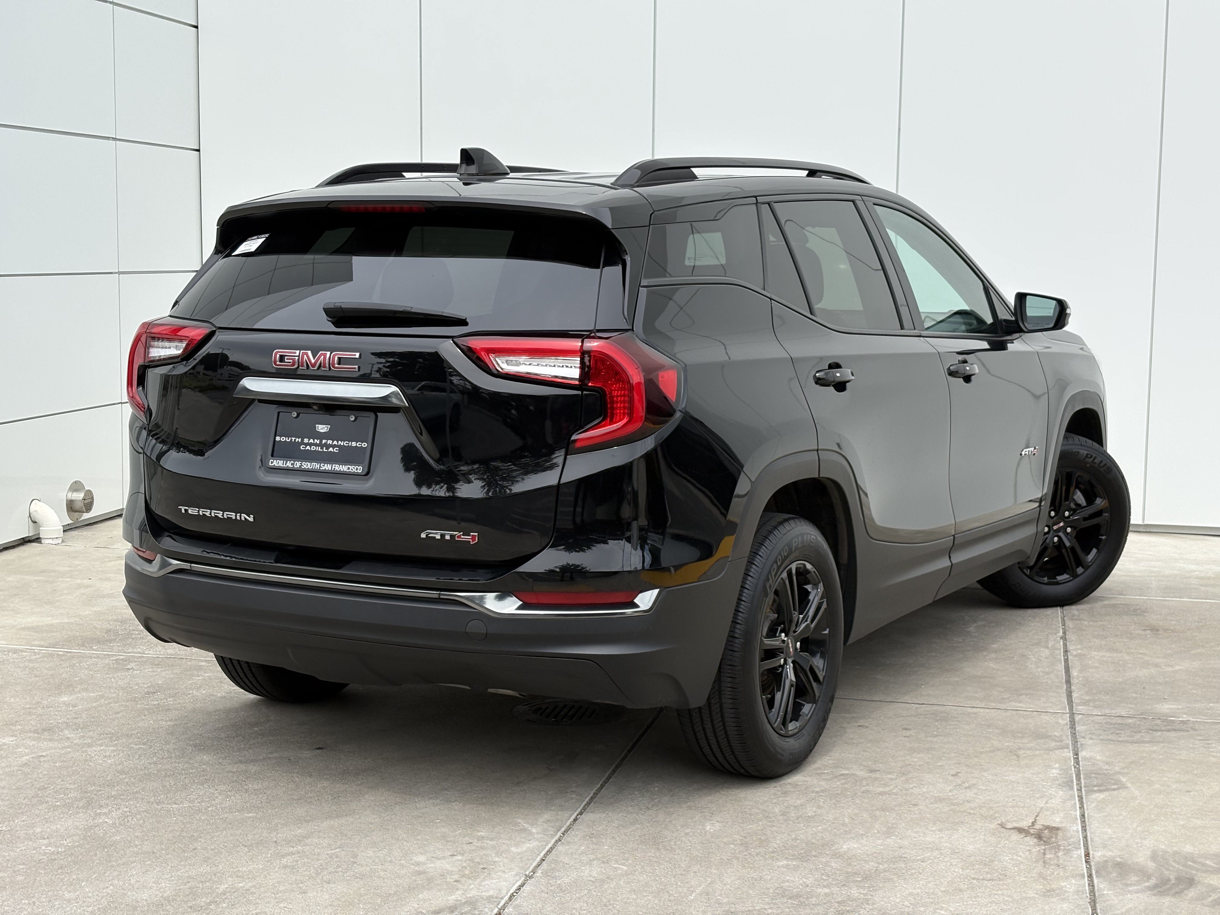 Used 2023 GMC Terrain AT4 AWD/4WD image 6
