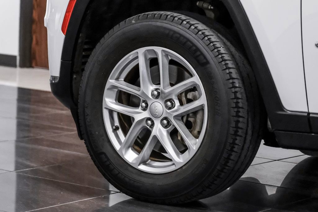 Used 2021 Jeep Grand Cherokee L Laredo w/ Luxury Tech Group I AWD/4WD image 57