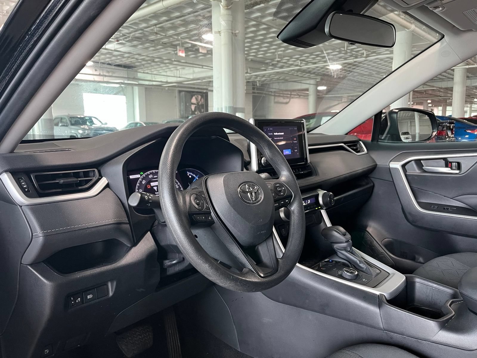Used 2023 Toyota RAV4 XLE AWD/4WD image 15