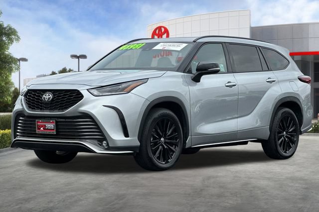 Used 2025 Toyota Highlander XSE AWD/4WD image 10