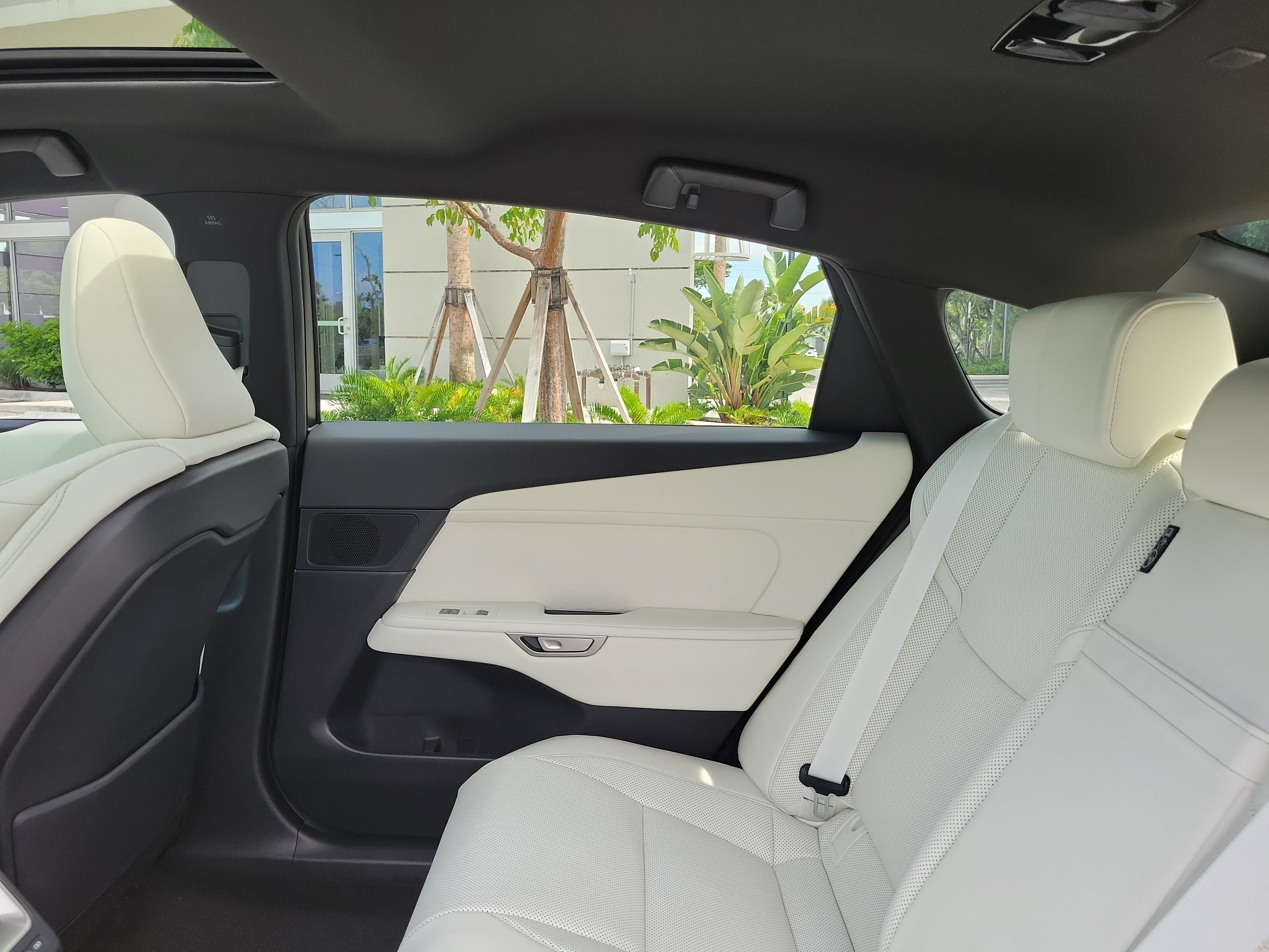 Certified 2026 Lexus ES 350h w/ Convenience Package FWD image 14