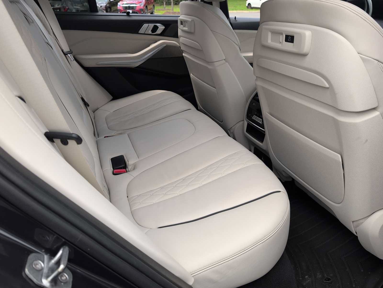 Used 2019 BMW X5 xDrive50i w/ M Sport Package AWD/4WD image 21
