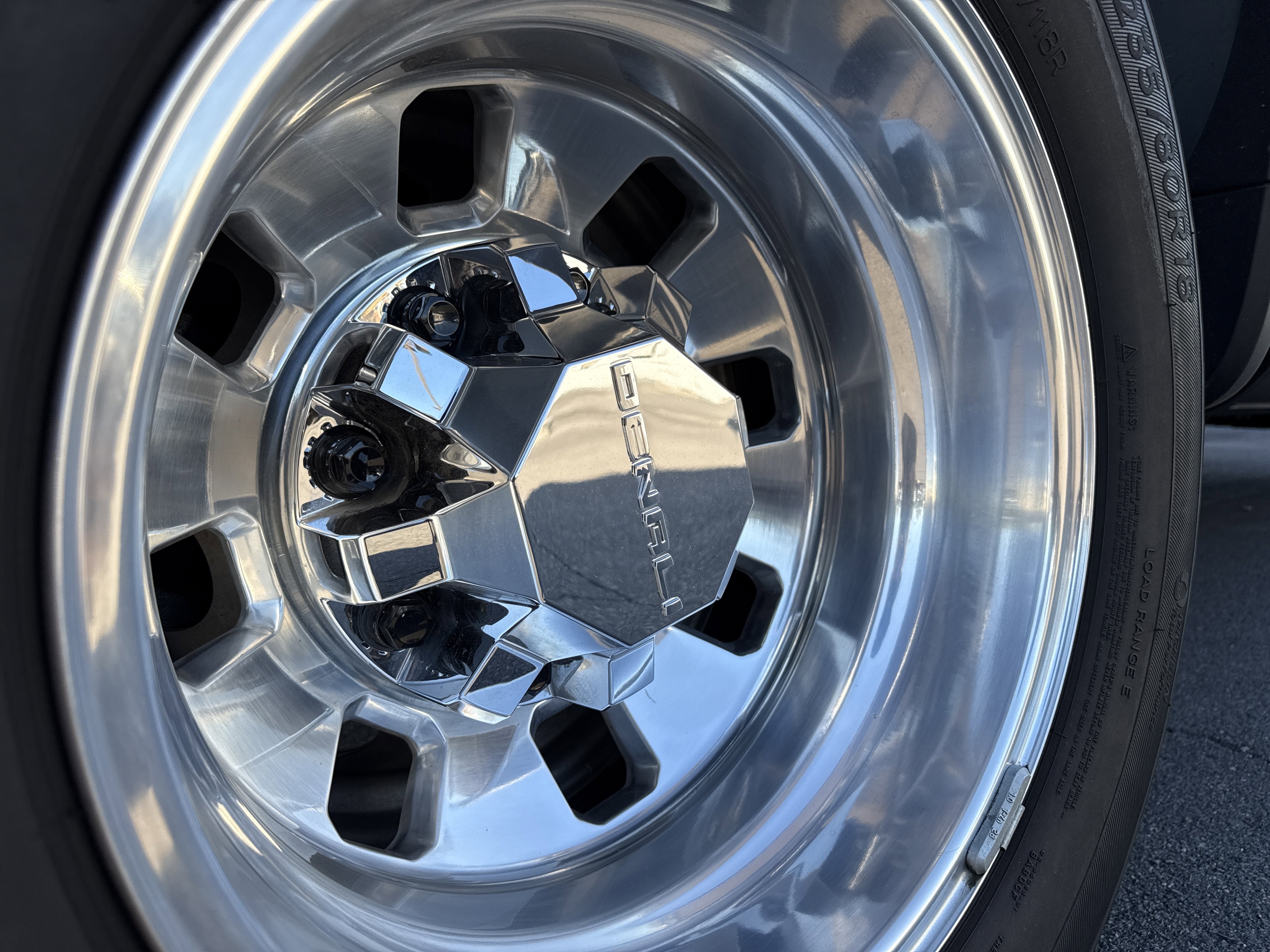 Used 2024 GMC Sierra 3500 Denali w/ Denali Reserve Package image 40