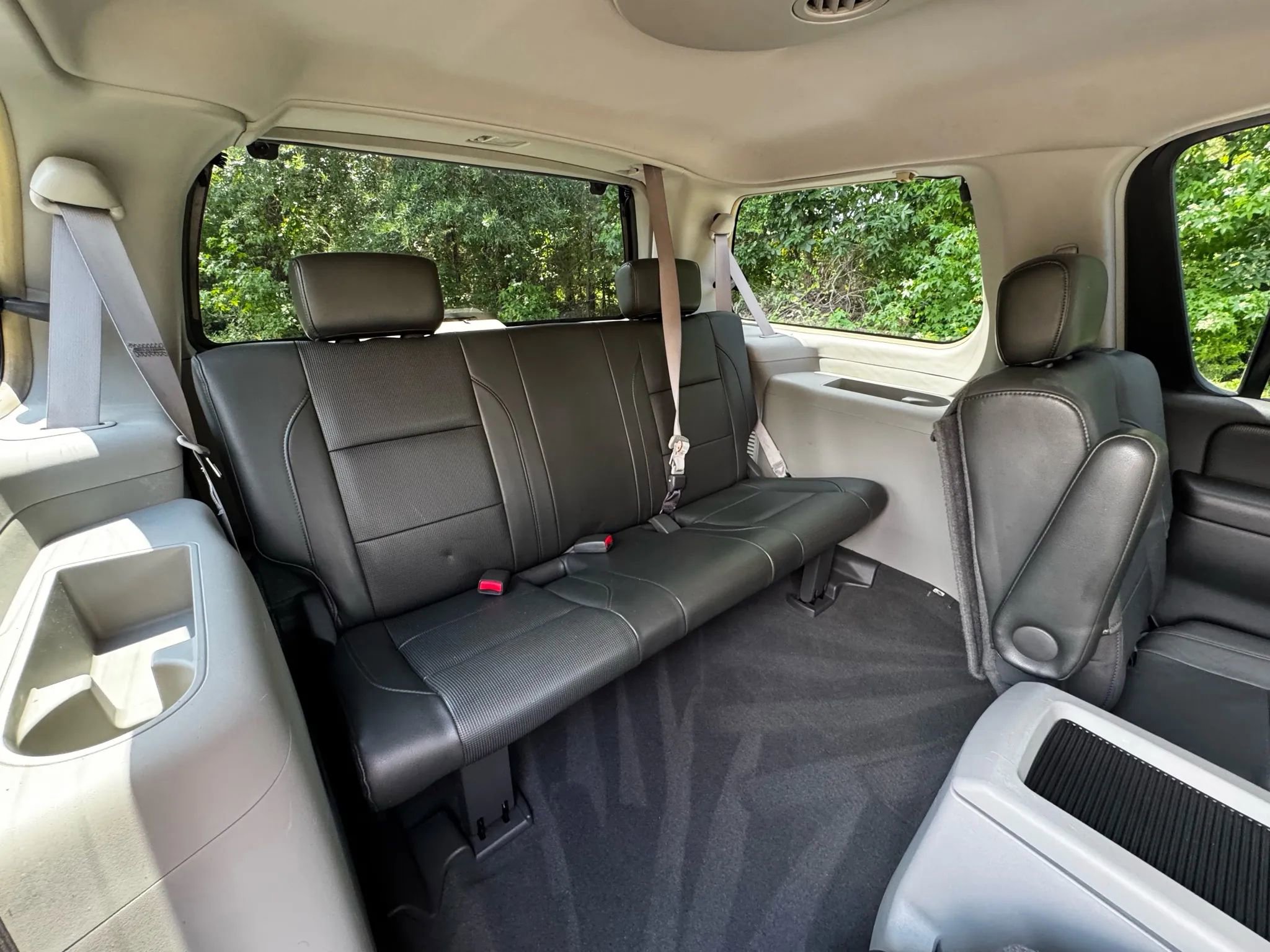 Used 2004 Nissan Armada LE image 18