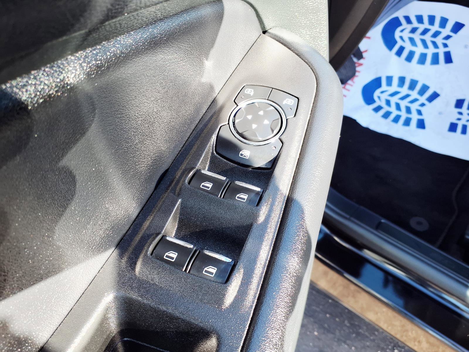 Certified 2024 Ford Edge SE image 21