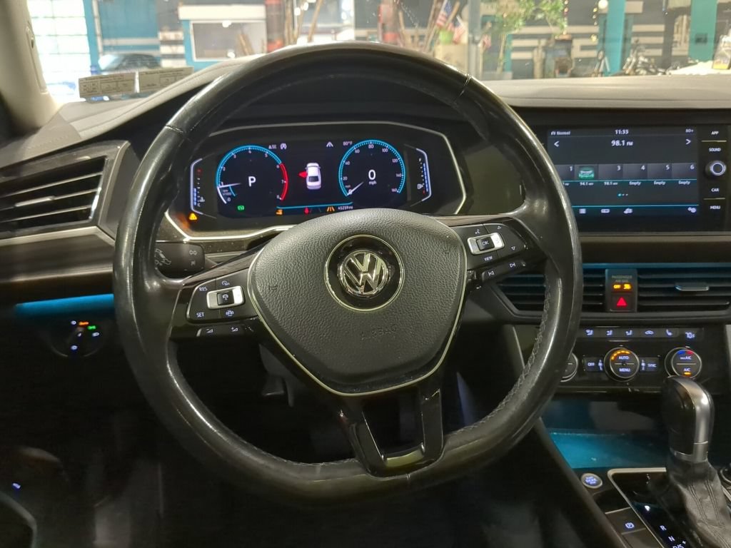Used 2019 Volkswagen Jetta SEL w/ Cold Weather Package FWD video 2
