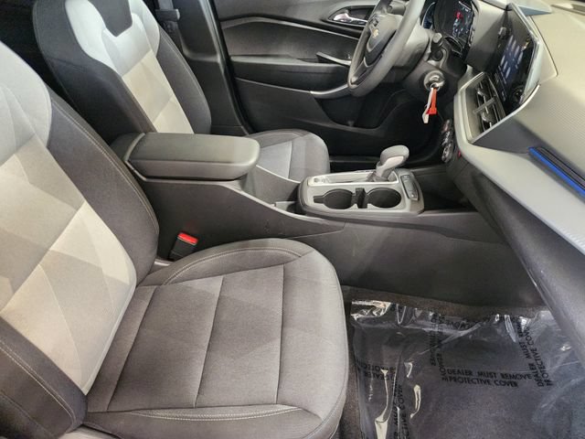 Used 2026 Chevrolet Trax LS FWD image 18