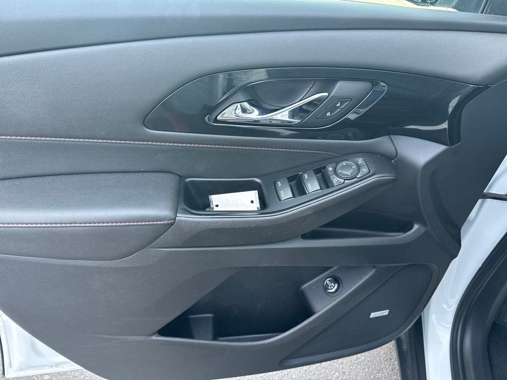 Used 2023 Chevrolet Traverse RS AWD/4WD image 12