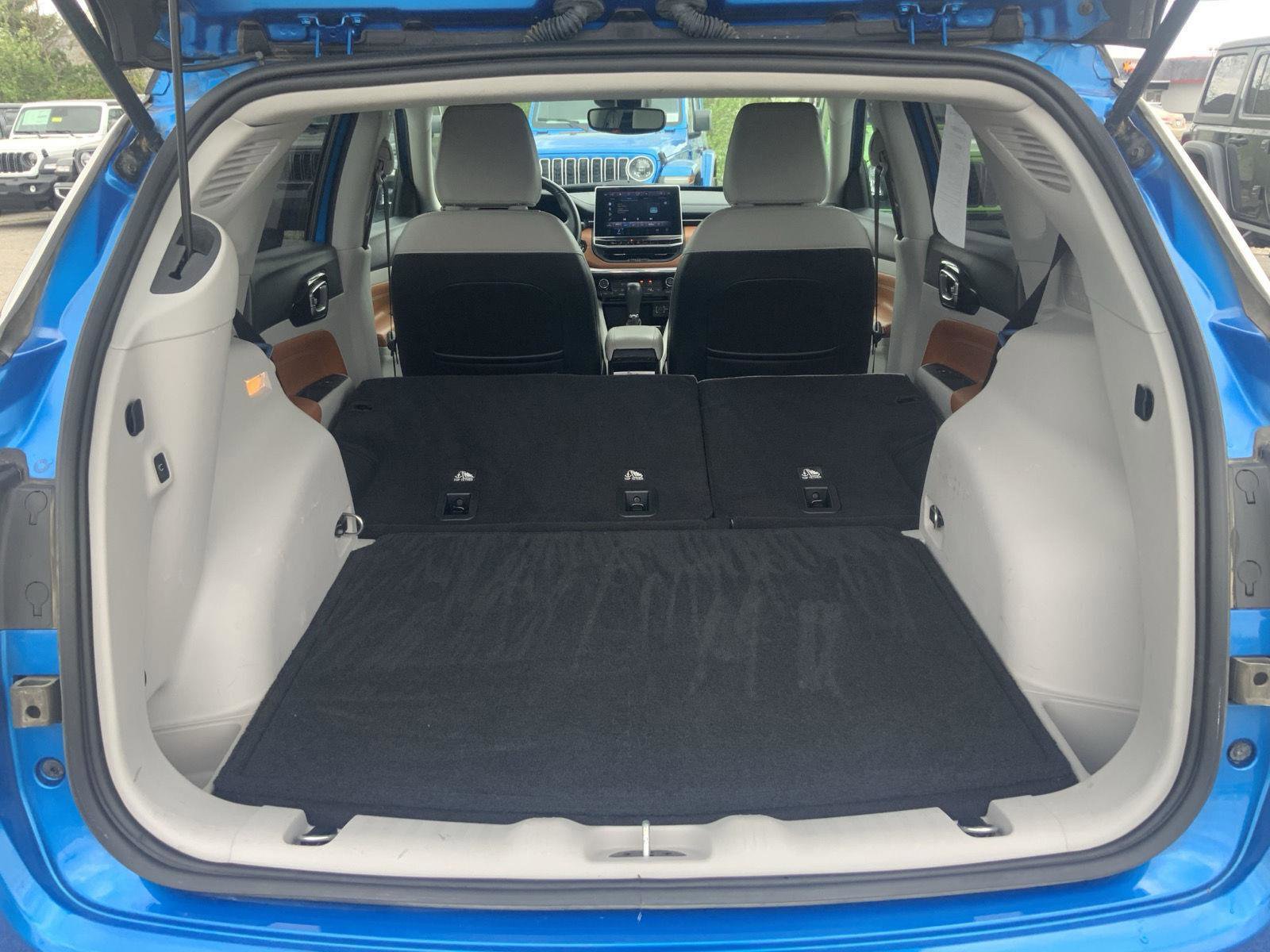 Used 2022 Jeep Compass Limited w/ Elite Group image 12