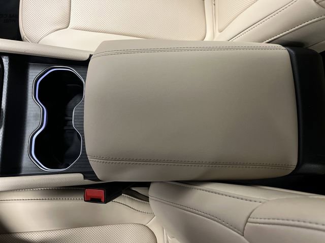 Used 2025 Jeep Grand Cherokee Limited w/ Luxury Tech Group II image 22