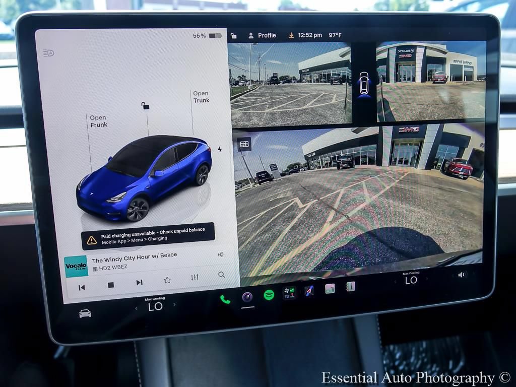 Used 2024 Tesla Model Y Long Range AWD/4WD image 18