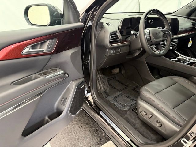 New 2026 Chevrolet Traverse Z71 w/ Enhanced Driving Package AWD/4WD image 34